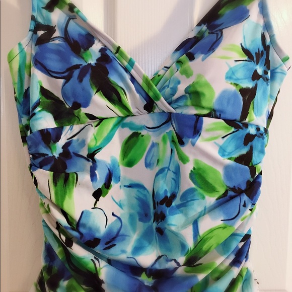 Croft & Barrow floral swimsuit size 14 - Picture 4 of 6